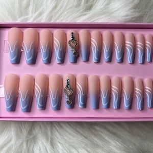 I’m selling zebra jewl press on nails which comes with glue in the box